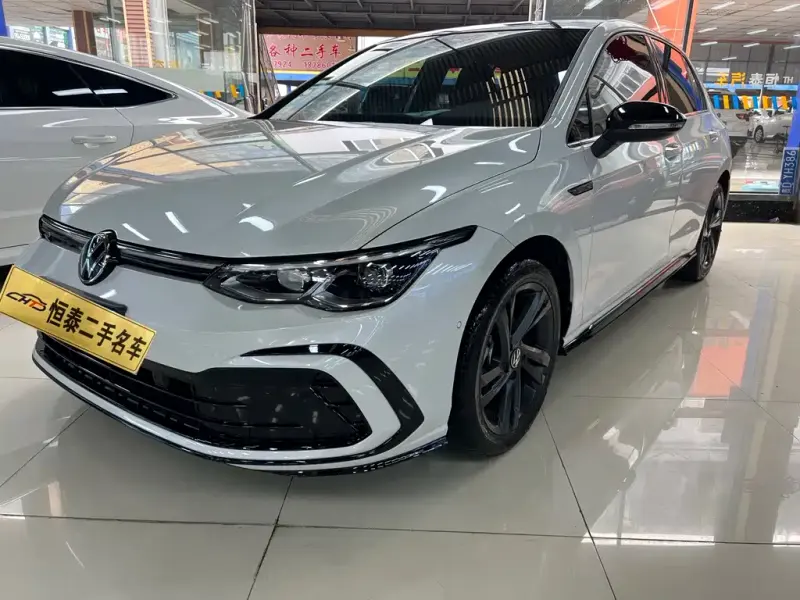 Volkswagen Golf, 2024