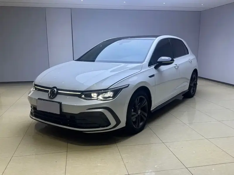 Volkswagen Golf, 2023