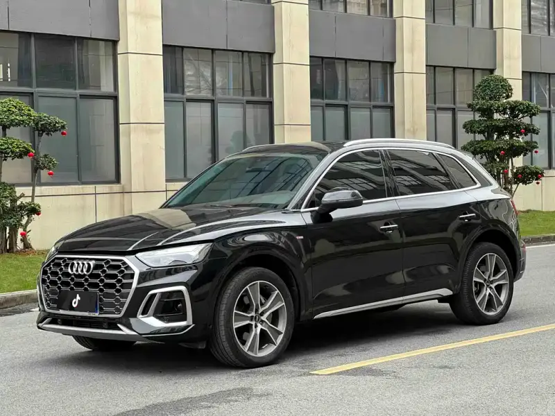 Audi Q5L, 2022