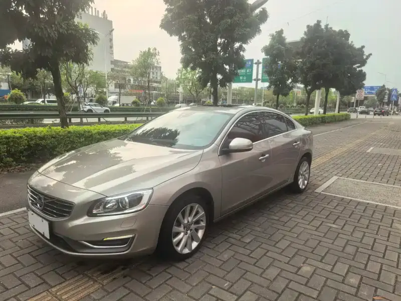 Volvo S60, 2015