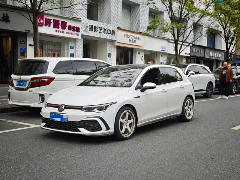Volkswagen Golf GTI, 2023