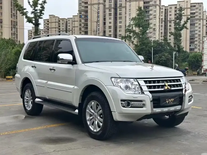 Mitsubishi Pajero (Import), 2019