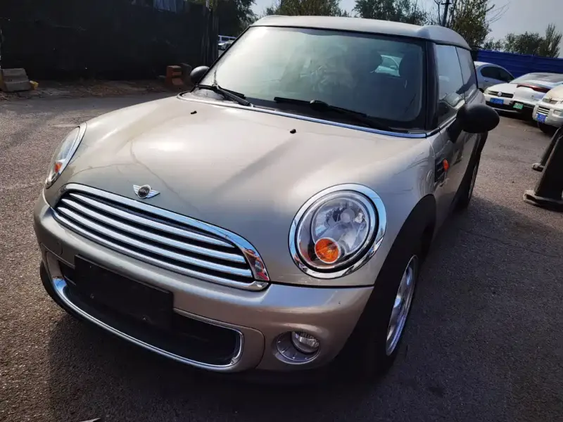 MINI Clubman, 2011