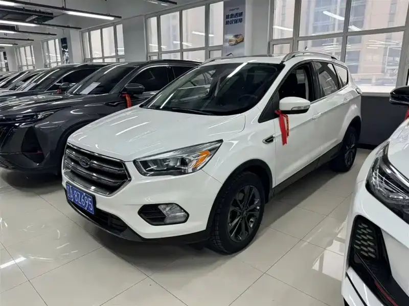 Ford Kuga, 2021