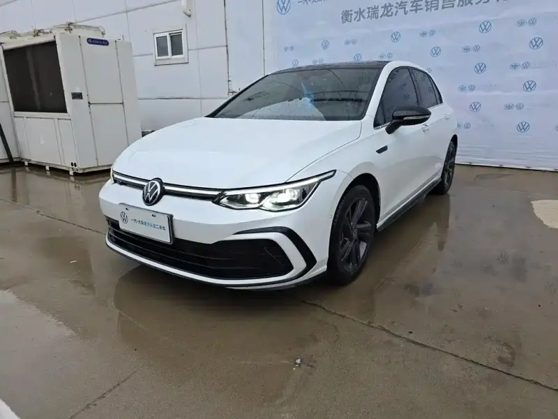 Volkswagen Golf, 2023
