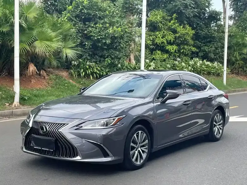 Lexus ES, 2021