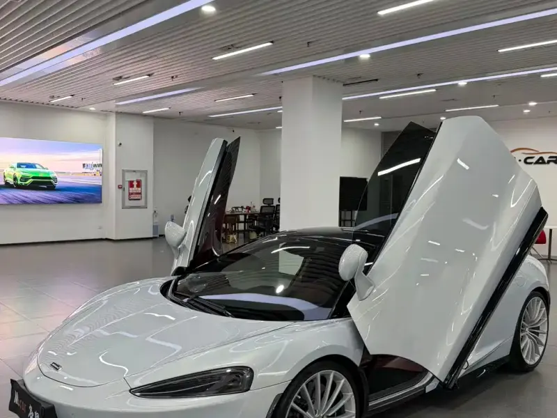 McLaren GT, 2022