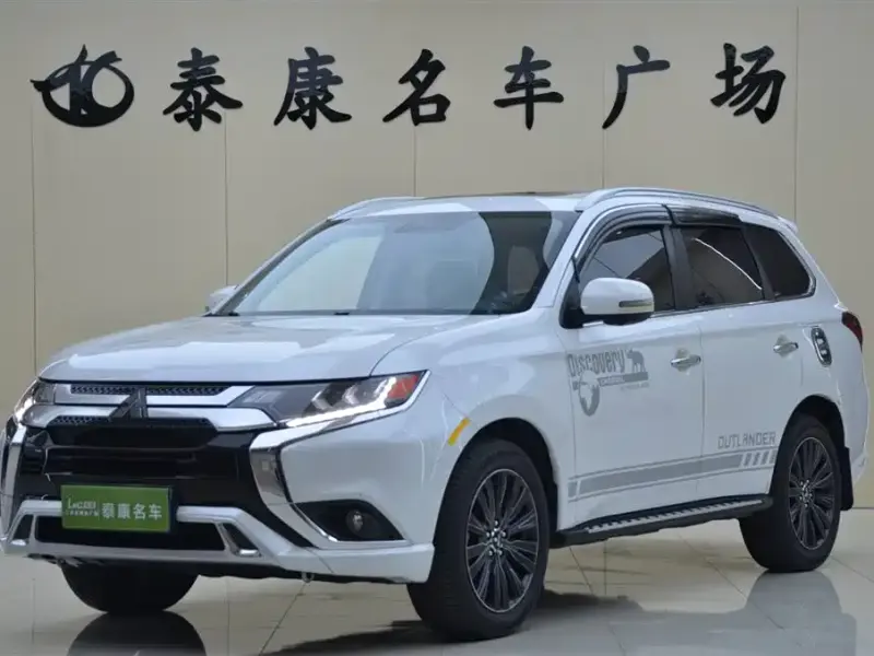 Mitsubishi Outlander, 2022