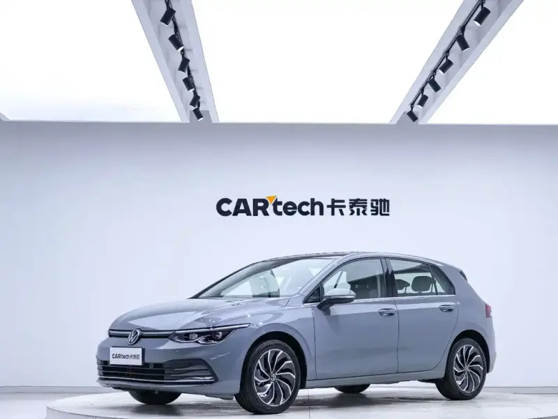 Volkswagen Golf, 2025