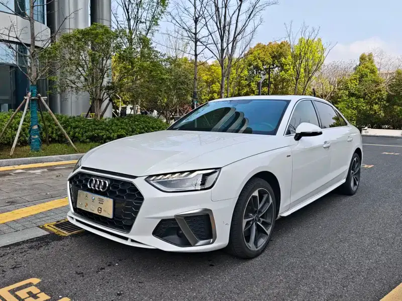 Audi A4L, 2022