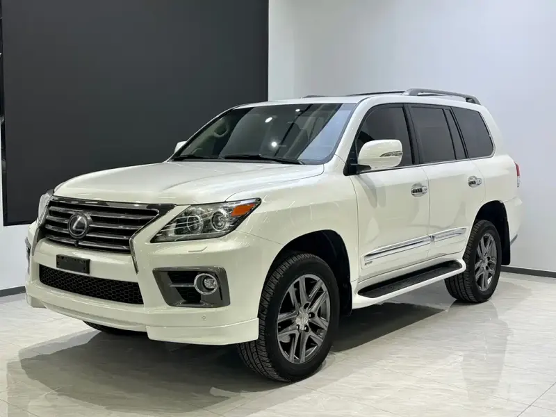 Lexus LX, 2015