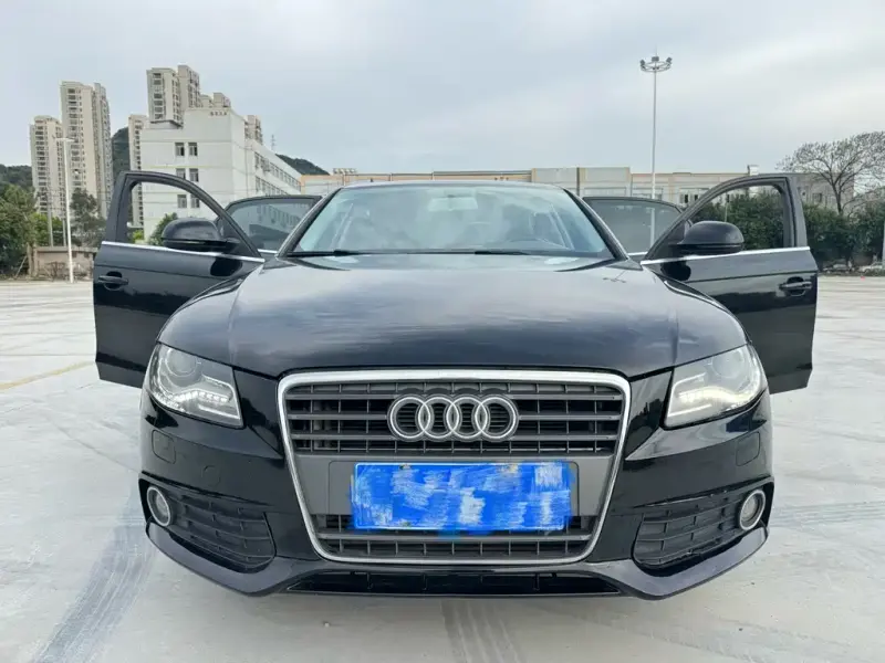 Audi A4L, 2011