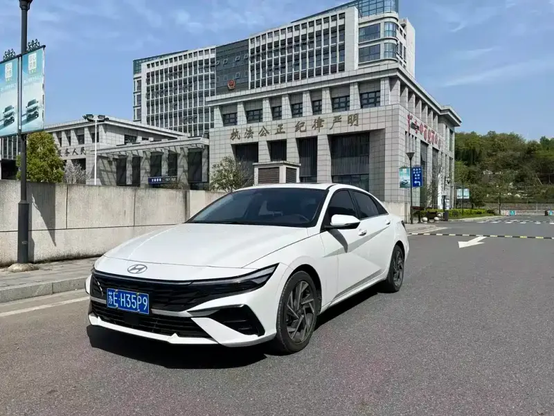 Hyundai Elantra, 2024