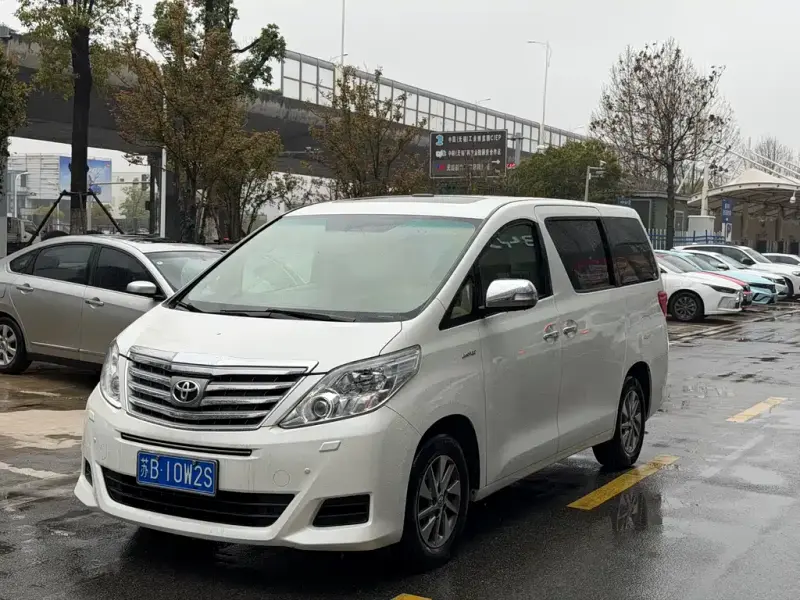 Toyota Alphard, 2015