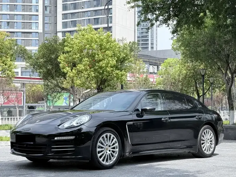 Porsche Panamera, 2015