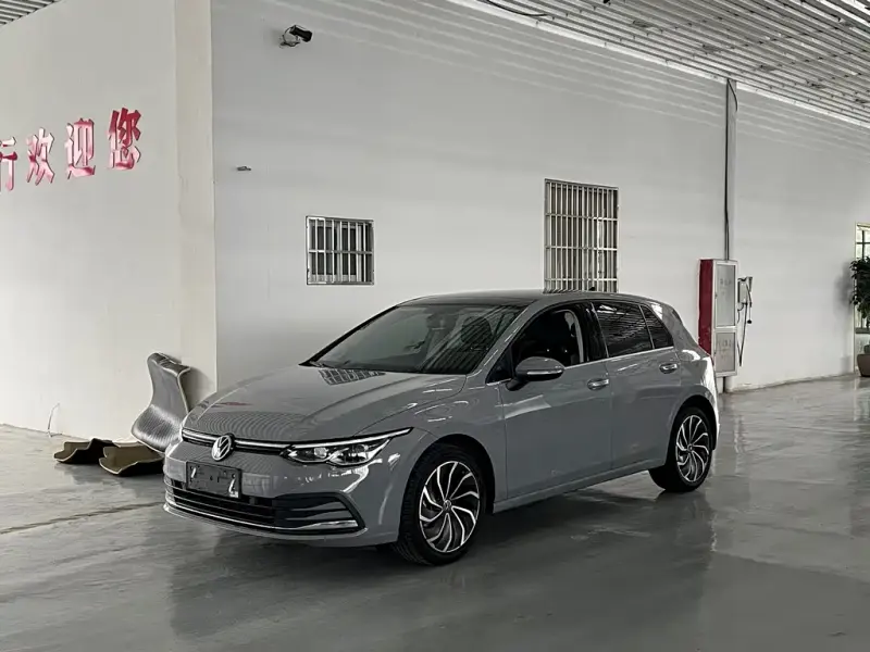 Volkswagen Golf, 2022