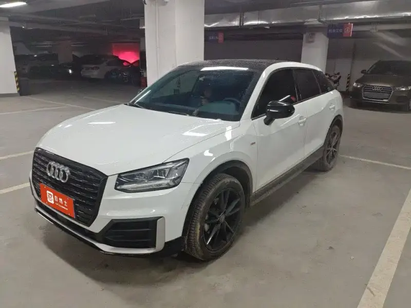 Audi Q2L, 2021