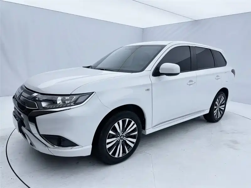 Mitsubishi Outlander, 2022