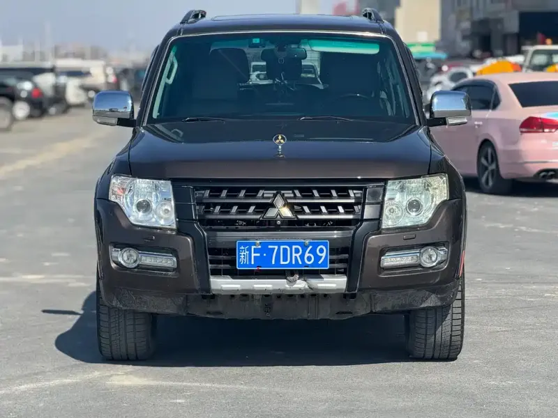 Mitsubishi Pajero (Import), 2018