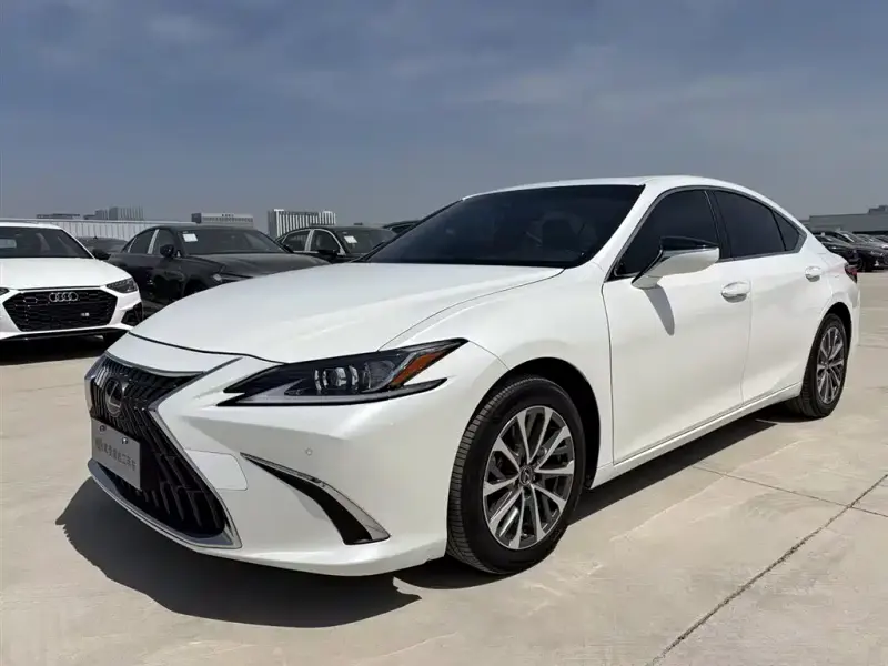 Lexus ES, 2023