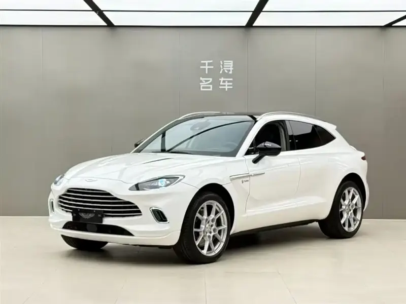 Aston Martin DBX, 2021
