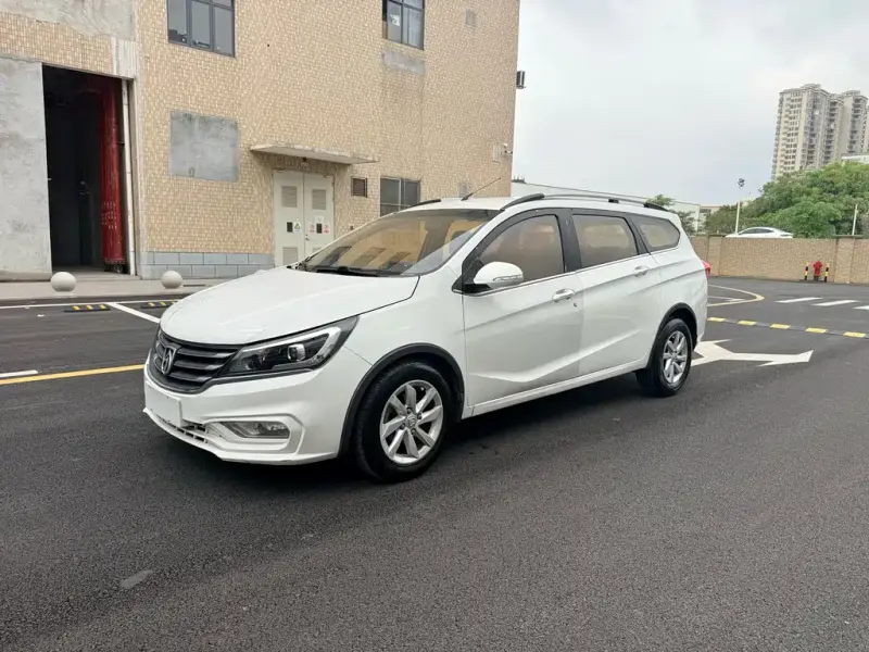 Baojun 310W, 2017