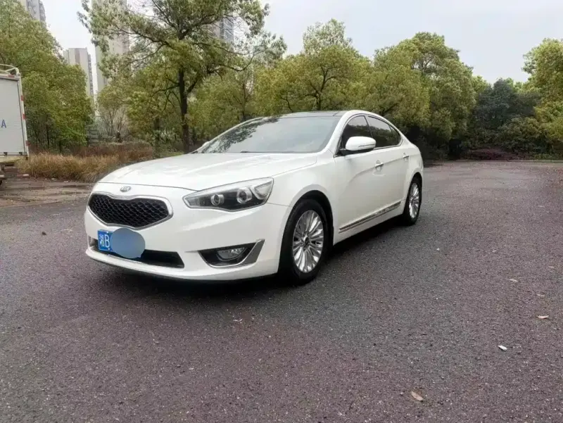 Kia Cadenza, 2015
