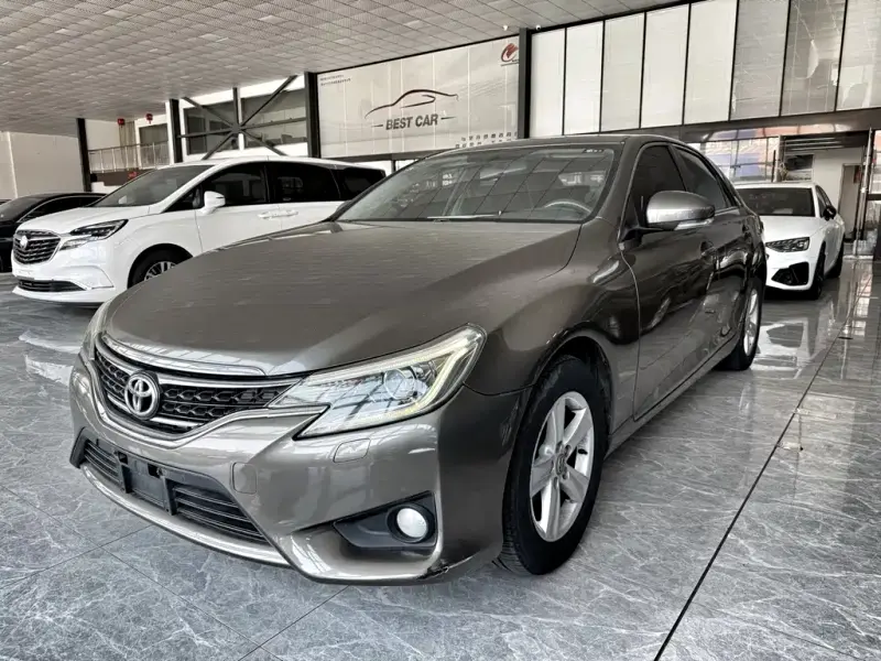 Toyota Reiz, 2014
