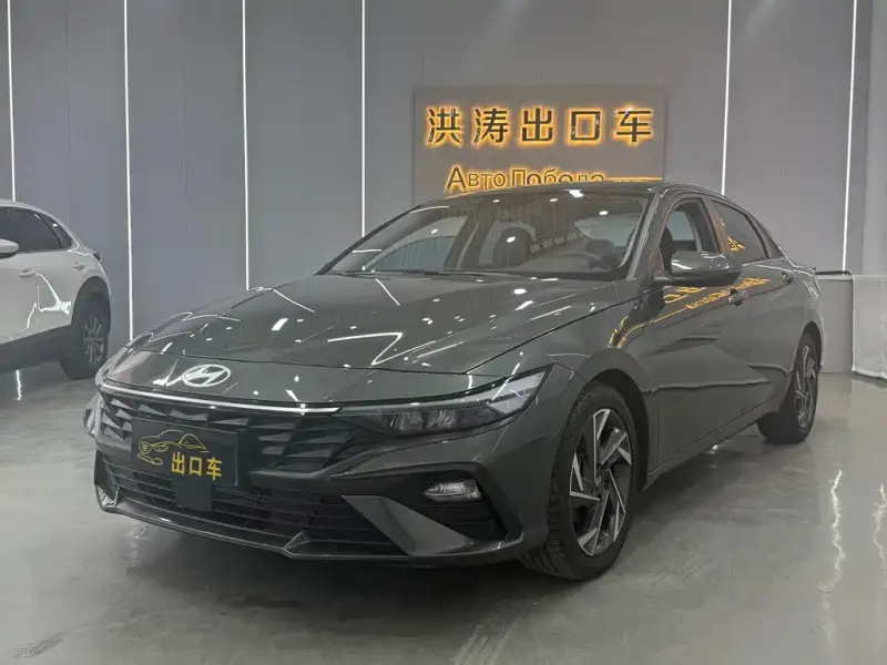 Hyundai Elantra, 2023