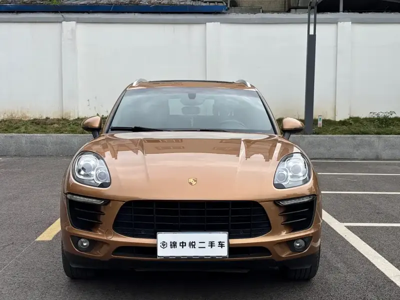 Porsche Macan, 2015