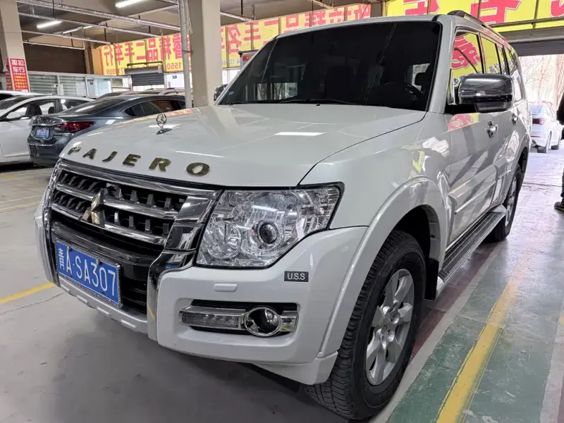 Mitsubishi Pajero (Import), 2020