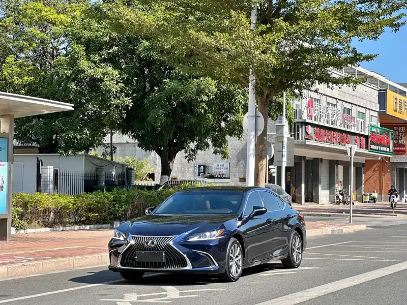 Lexus ES, 2021