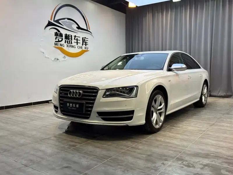 Audi S8, 2014