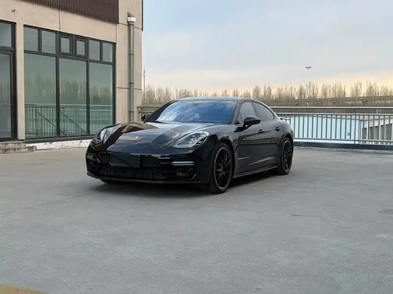 Porsche Panamera, 2022