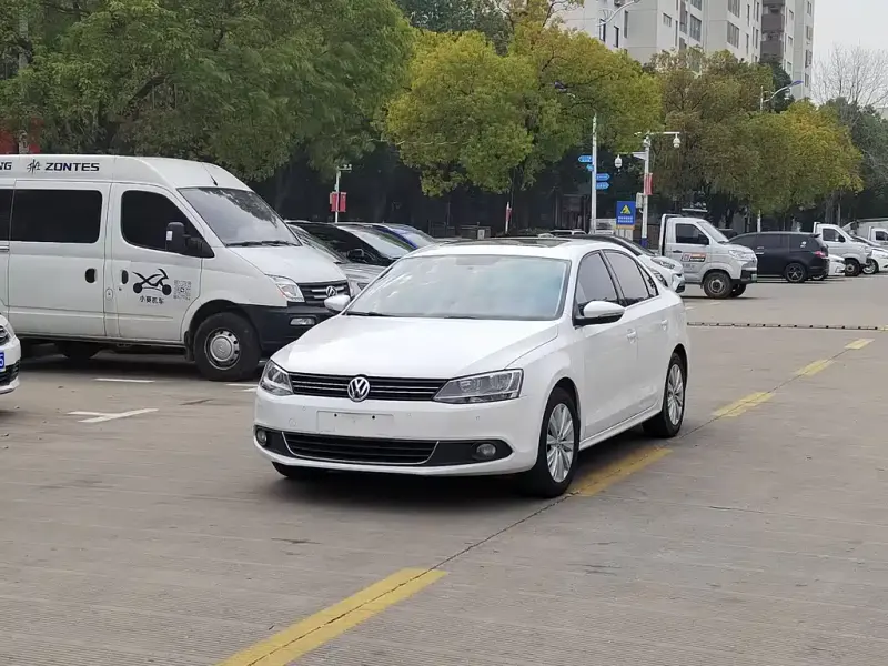 Volkswagen Sagitar, 2014