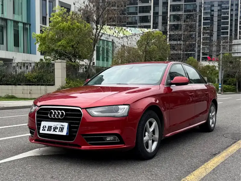 Audi A4L, 2013