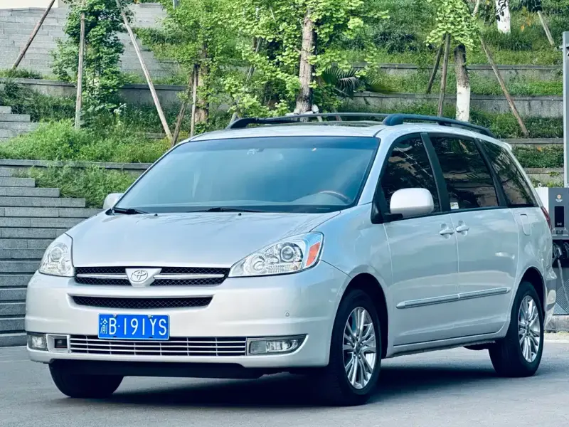 Toyota Sienna, 2005