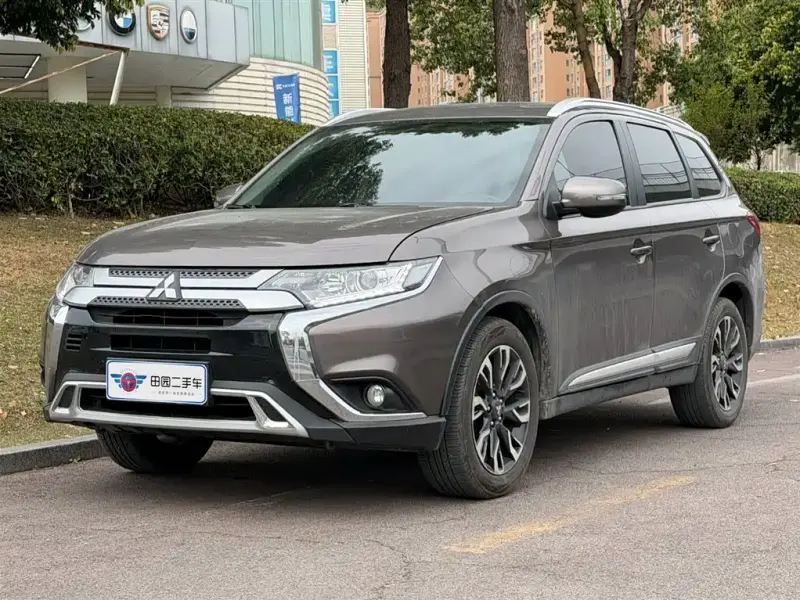 Mitsubishi Outlander, 2021