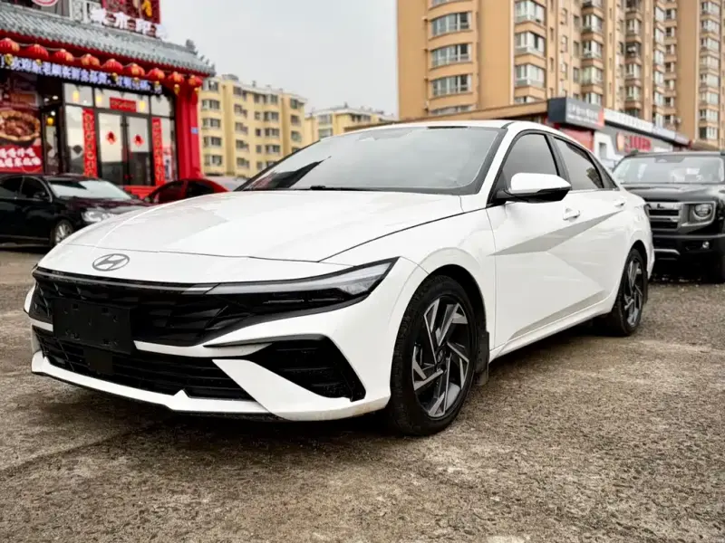 Hyundai Elantra, 2023