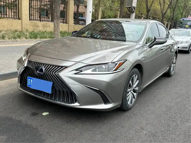 Lexus ES, 2020