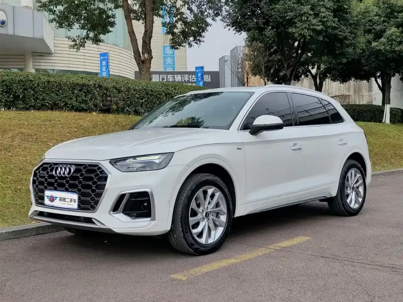 Audi Q5L, 2022