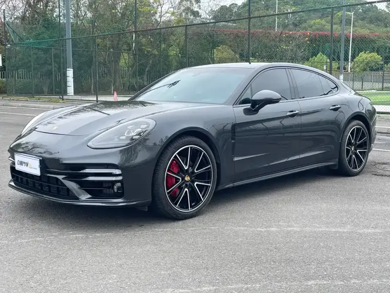 Porsche Panamera, 2022