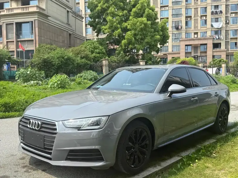 Audi A4L, 2017
