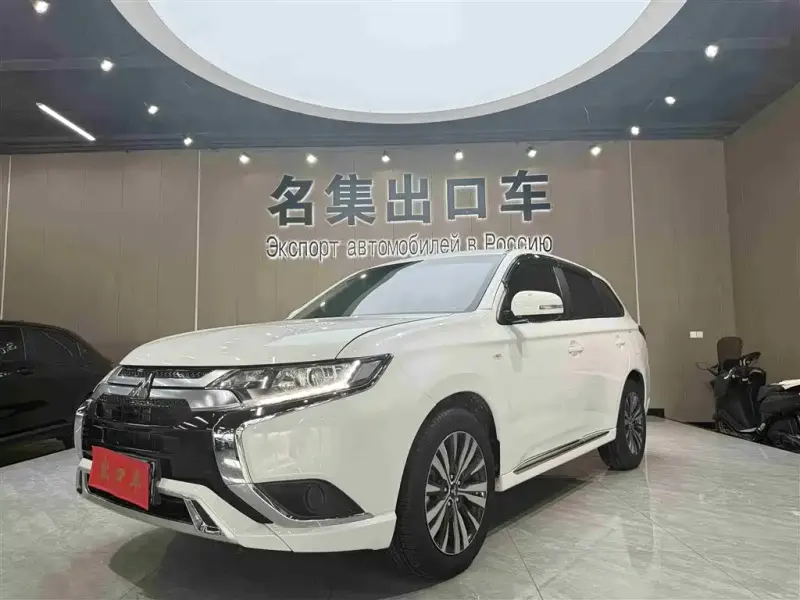 Mitsubishi Outlander, 2022