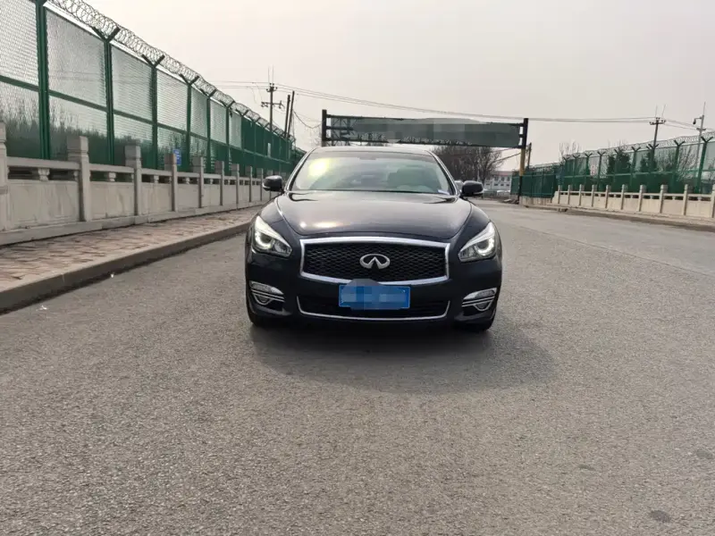 Infiniti Q70, 2019