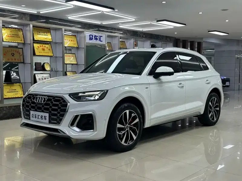Audi Q5L, 2022