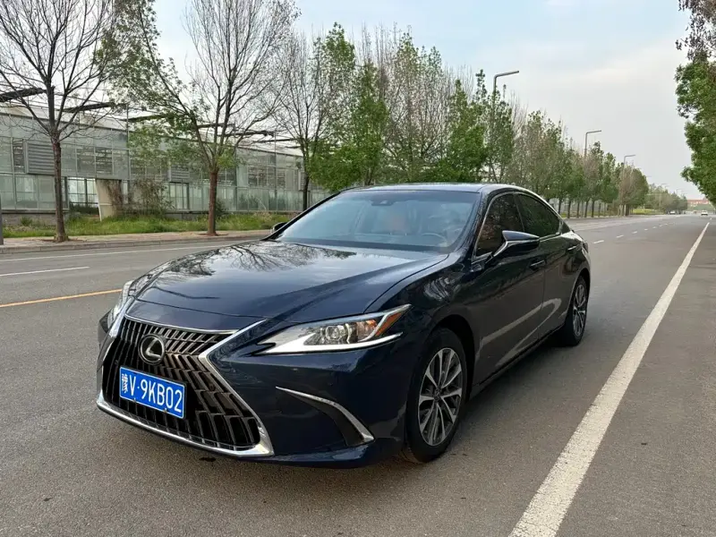 Lexus ES, 2024