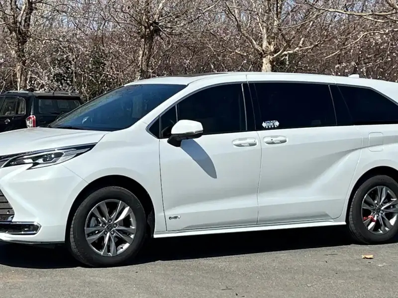 Toyota Sienna, 2024