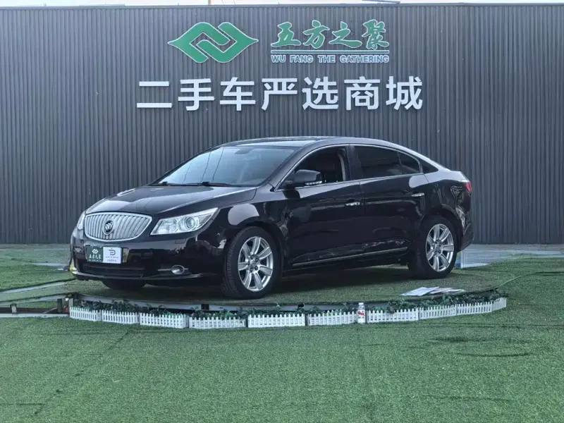 Buick LaCrosse, 2012