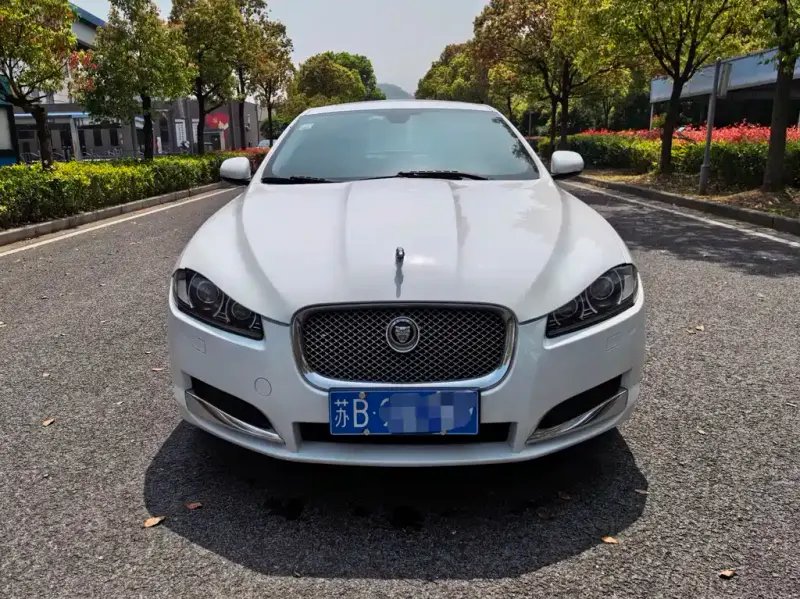 Jaguar XF, 2013